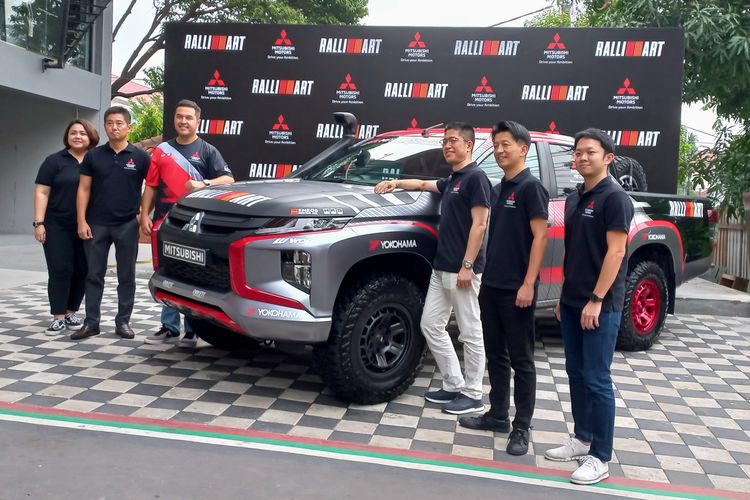 PT Mitsubishi Motors Krama Yudha Sales Indonesia (MMKSI) mendukung Rifat Sungkar berlaga pada Asia Cross Country Rally (AXCR) 2022 di Thailand.