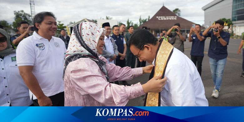 Sejumlah Relawan Sambut Kedatangan Anies di Lampung