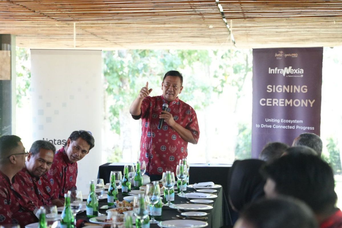 Direktur Utama InfraNexia Lukman Hakim Abd. Rauf memberikan sambutan pada acara penandatanganan kerja sama InfraNexia dan Lintasarta.