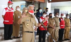 Ganjar Kirim 50 Relawan untuk Bantu Korban Erupsi Gunung Semeru