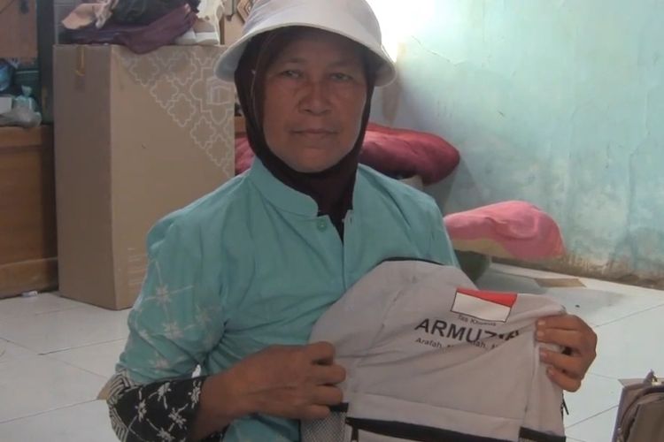 Nabung Puluhan Tahun Hasil Jualan Kangkung, Entin Warga Subang Akhirnya Berangkat Haji