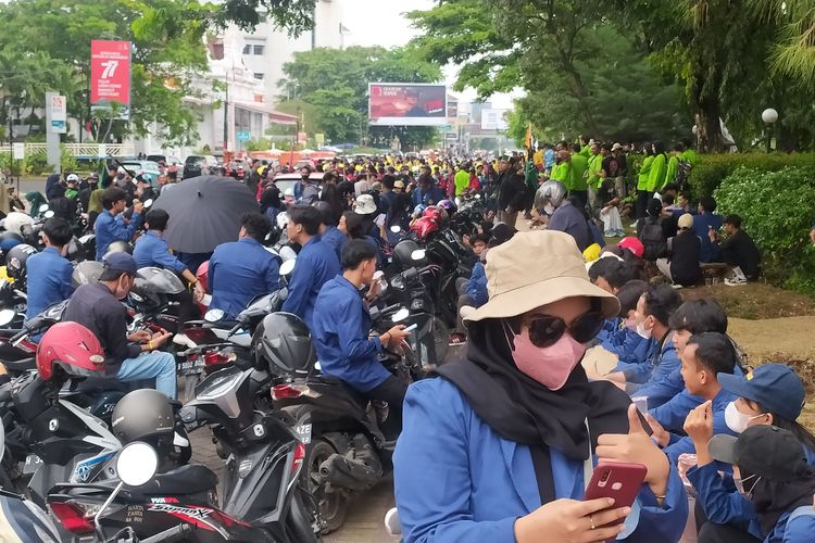 Saat aksi demonstrasi berkumpul di Jalan Pemuda Semarang. Kamis (8/9/2022)