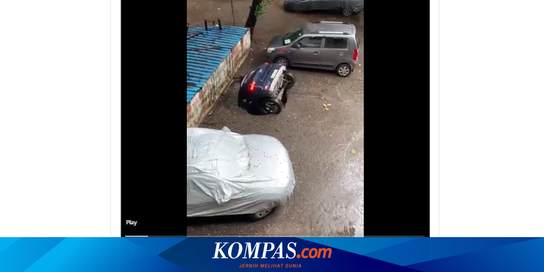 Video Viral Mobil Tiba-tiba Tenggelam Saat Parkir, Ini Penyebabnya