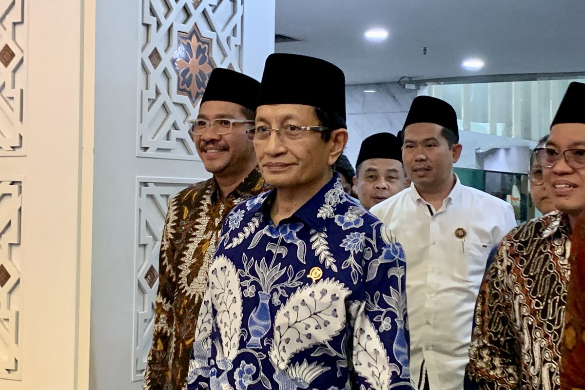 Menteri Agama (Menag) Nasaruddin Umar menanggapi adanya potensi Lebaran Idul Fitri 2025 antara pemerintah dan Muhammadiyah yang berbarengan pada 31 Maret 2025, saat ditemui di Kantor Kemenag, MH Thamrin, Jakarta Pusat, Rabu (19/3/2025).