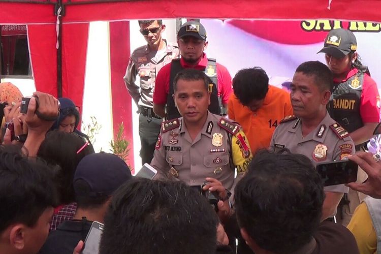 Aparat kepolisian di Kabupaten Gowa, Sulawesi Selatan menggelar konferensi pers terkait tewasnya seorang balita, Senin (7/5/2018).