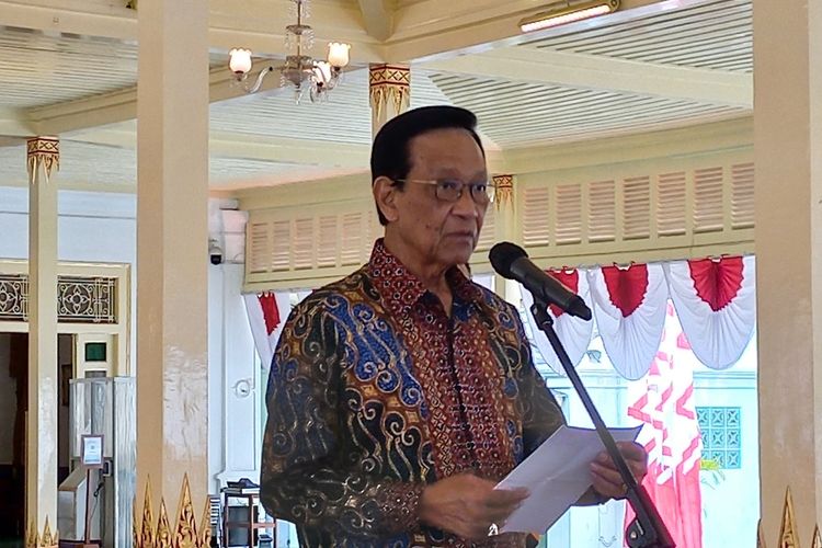 Sri Sultan HB X saat menggelar sapa aruh satu dasawarsa keistimewaan Yogyakarta, di Bangsal Kepatihan, Kota Yogyakarta, Selasa (31/8/2022)