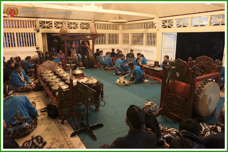 Gamelan Kiai Gunturmadu dalam perayaan Sekaten.