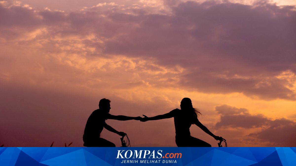11 Tanda Pria Mencintai Setulus Hati, Tertarik Mengenal Kehidupan Pasangan
