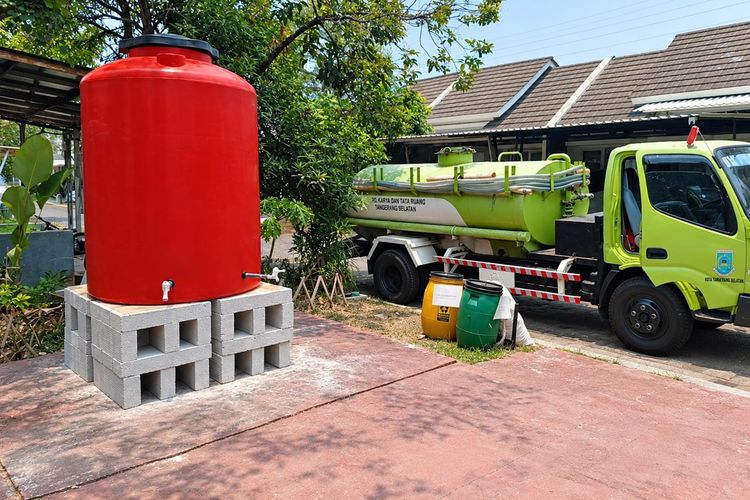Air Tercemar Bakteri E.Coli, Pemkot Tangsel Isi Penuh Toren Warga Serpong Lagoon