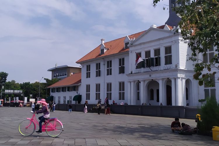 Kepala Suku Dinas Pariwisata Ekonomi Kreatif Jakarta Barat, Sherly Yuliana mengatakan kawasan wisata Kota Tua akan ditutup pada 31 Desember 2021 hingga 1 Januari 2022. 
