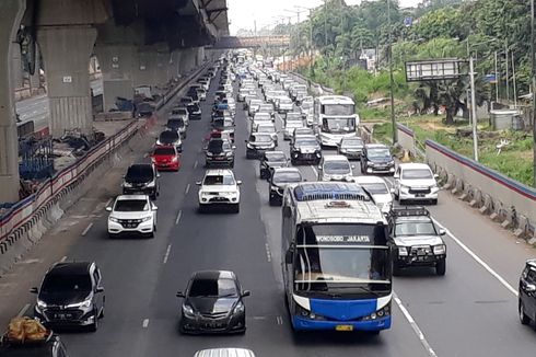Jasa Marga Perpendek Jalur One Way Arah Jakarta di Tol Jakarta-Cikampek