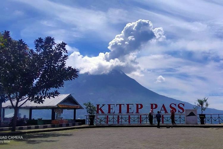 Pemandangan dari Ketep Pass, Magelang