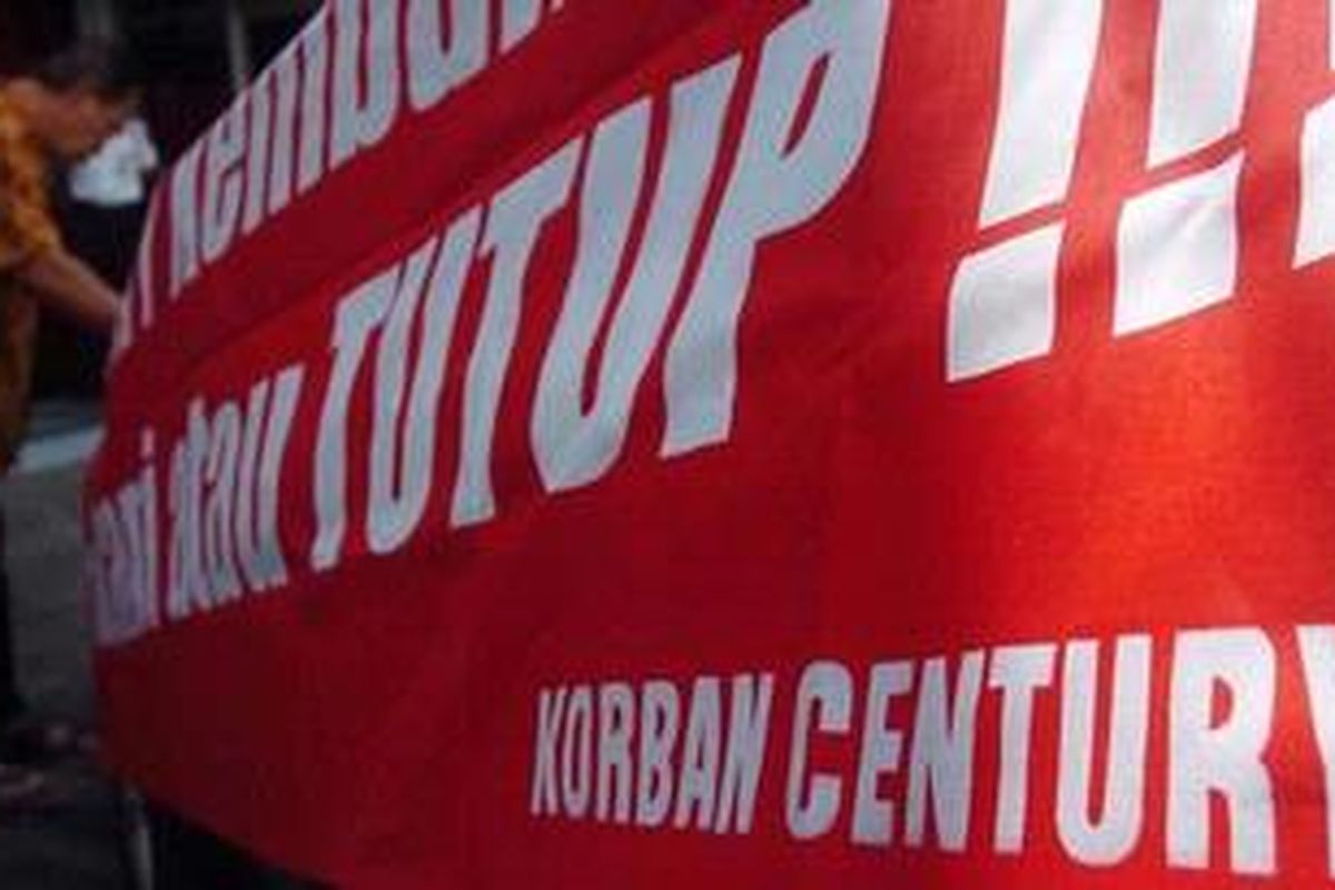 Sejumlah nasabah Bank Century dalam sebuah aksi unjuk rasa di Yogyakarta. 