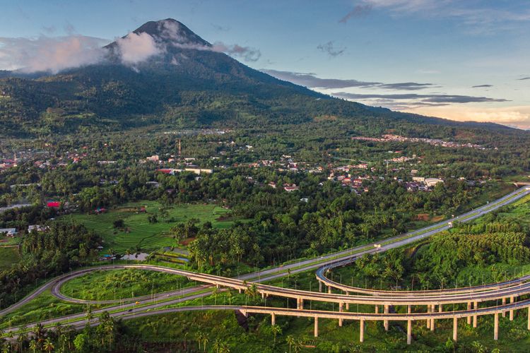 23.743 Kendaraan Lintasi Tol Manado-Bitung pada Libur Waisak