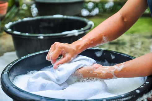 Cara Mencuci Pakaian dengan Tangan agar Tetap Halus
