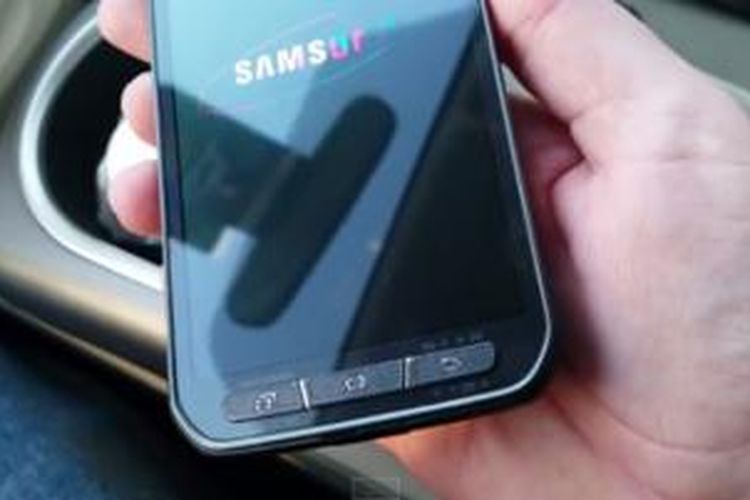 Perangkat yang disebut merupakan Galaxy S5 Active dalam bocoran video 