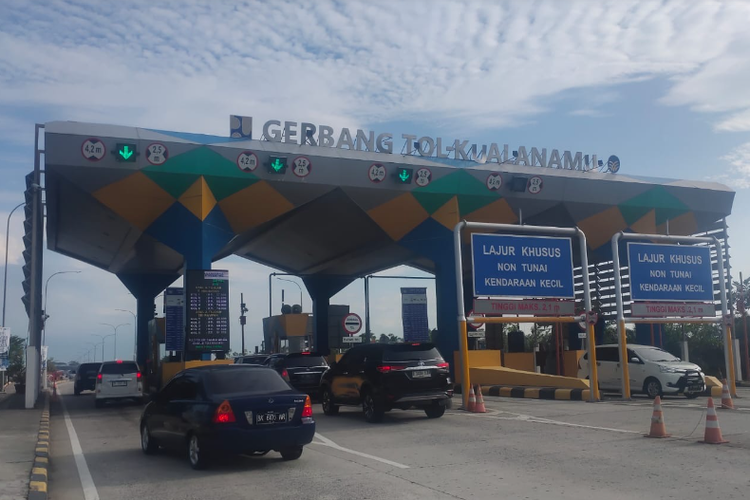 Gerbang Tol Kualanamu di ruas jalan Tol Medan-Kualanamu-Tebing Tinggi (MKTT), 