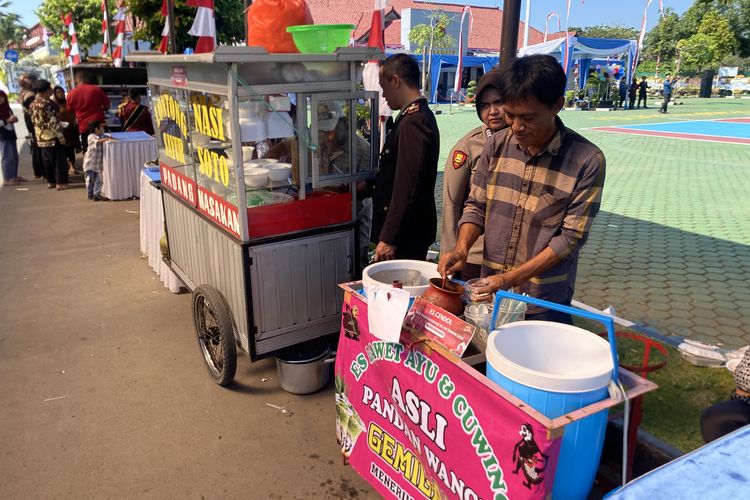 Kala Peringatan HUT Bhayangkara di Polres Indramayu Buka Pintu Rezeki untuk Pedagang Es Dawet