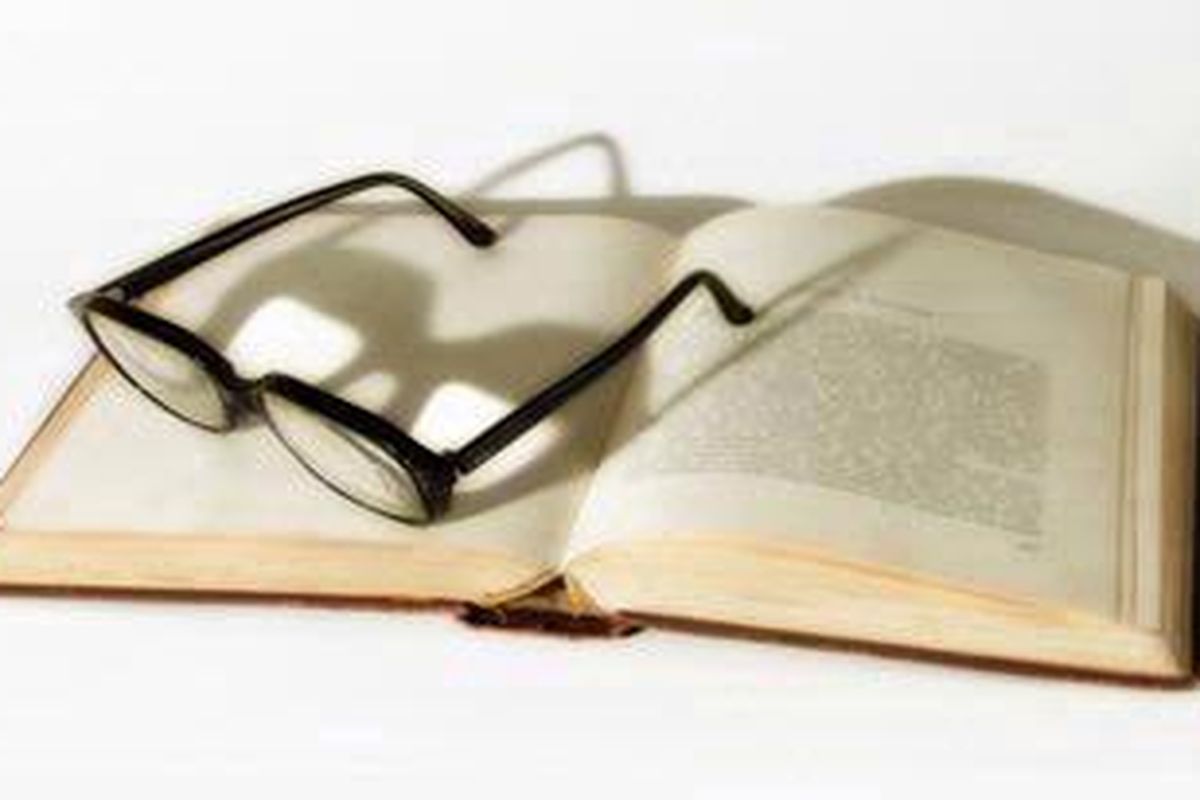 Pada akhir tahun 2010 sisa buta aksara diperkirakan 4,79 persen atau 8,3 juta orang dan sebagian besar penduduk usia 45 tahun ke atas.