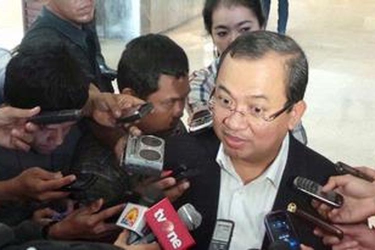 Wakil Ketua DPR asal Fraksi Partai Golkar Priyo Budi Santoso, Senin (3/6/2013), di Kompleks Parlemen, Senayan, Jakarta.