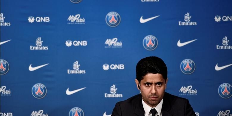 Presiden Paris Saint-Germain (PSG) Nasser Al-Khelaifi menghadiri sesi perkenalan Unai Emery sebagai pelatih anyar, Senin (4/7/2016).