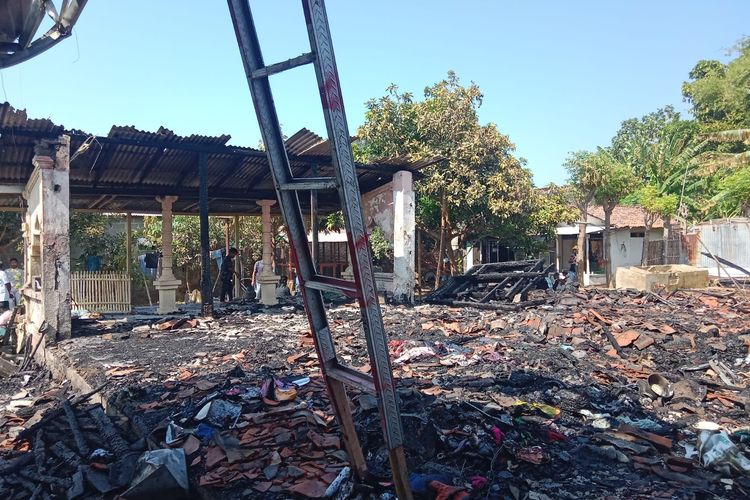 Kebakaran Dini Hari Hanguskan 2 Rumah di Situbondo, Pemilik Luka Saat Selamatkan Anak