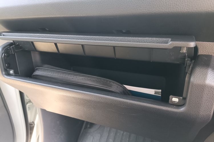 Interior Sederhana Pikap Toyota Hilux Rangga