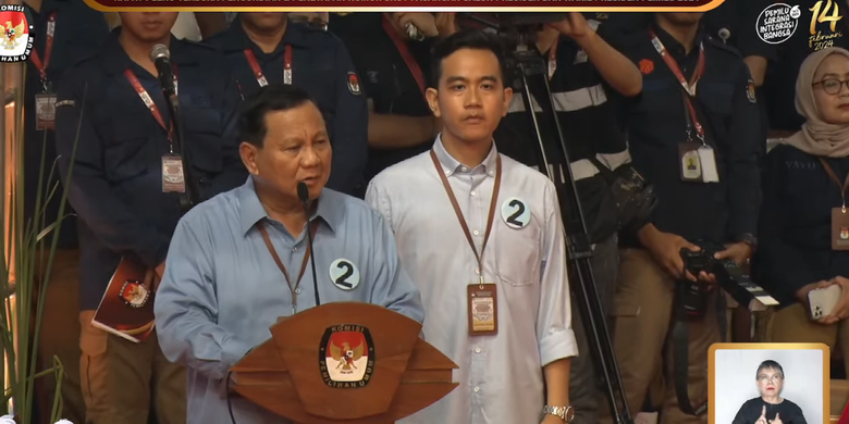 Pasangan Capres dan Cawapres Prabowo-Gibran memberikan pernyataannya usai mendapatkan nomor urut dua (2) di Kantor Komisi Pemilihan Umum (KPU), di Jakarta, Selasa (14/11/2023).