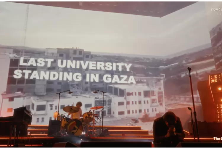 Tampil di Coachella, The Strokes Tayangkan Video Pemboman AS di Iran dan Gaza