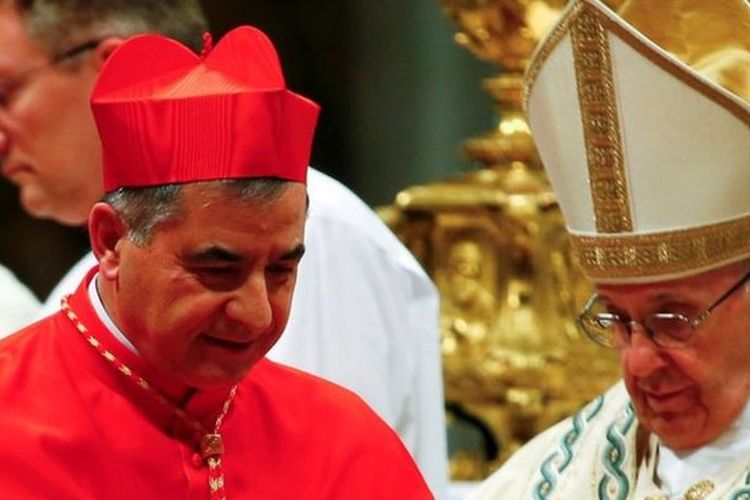 Kardinal Vatikan Giovanni Angelo Becciu. Penasihat Paus Fransiskus ini mundur setelah dikaitkan dengan pembelian barang mewah di London menggunakan uang gereja.
