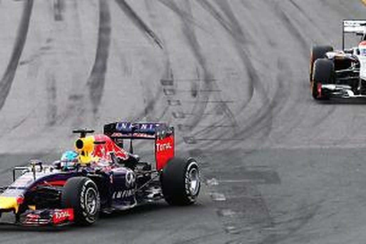 Sebastian Vettel harus terhenti di lap kelima karena mobil tidak bisa melaju kencang