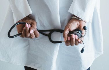Ilustrasi dokter. Mutasi Dokter Disebut karena Kedisiplinan