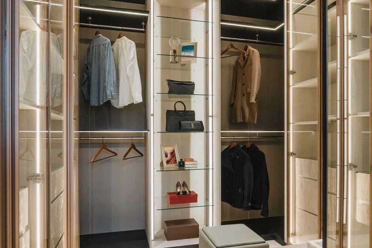 Walk-in closet modern minimalis karya Arkilens 