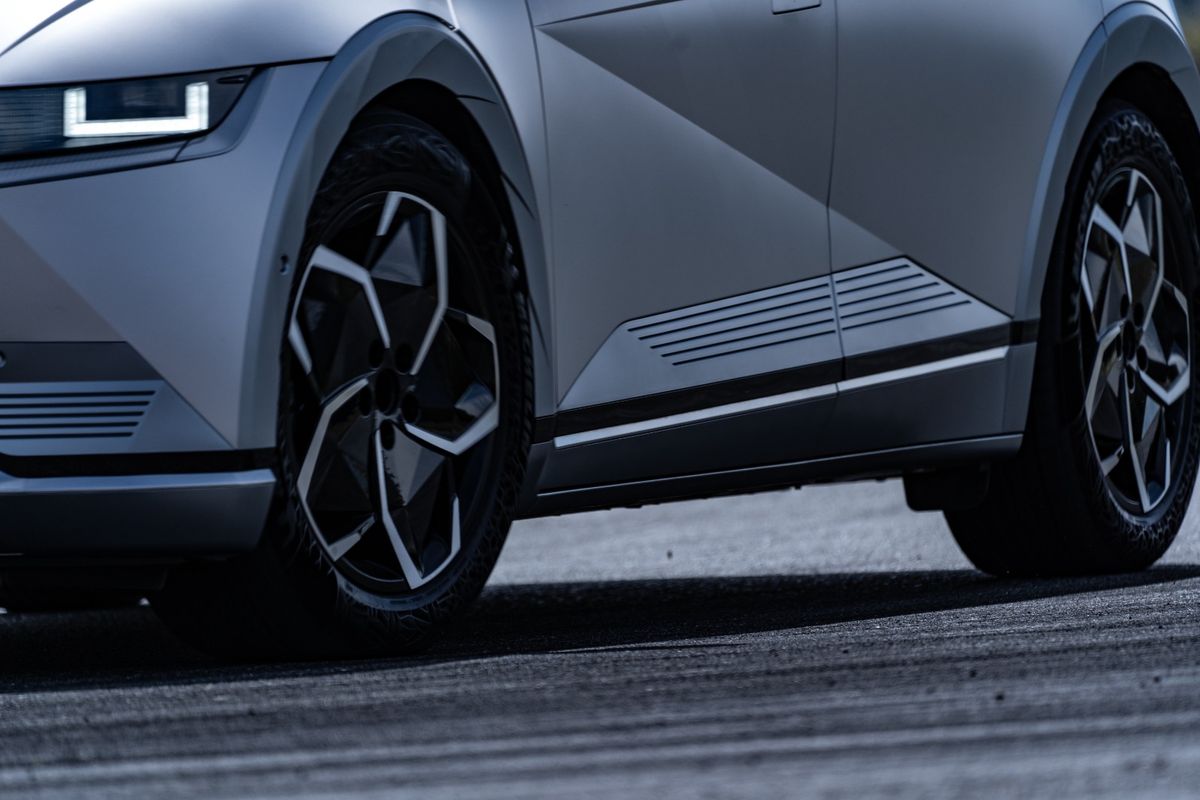 Michelin merancang ban mobil listrik dengan teknologi untuk performa kendaraan listrik yang optimal