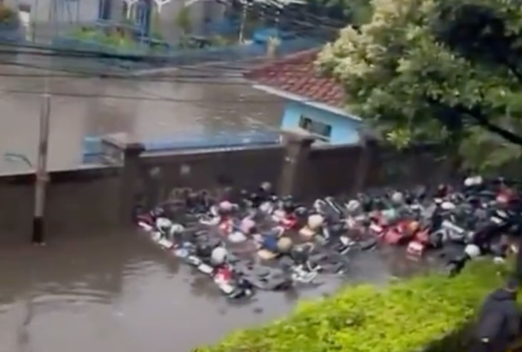 Pertolongan Pertama Setelah Motor Terendam Banjir