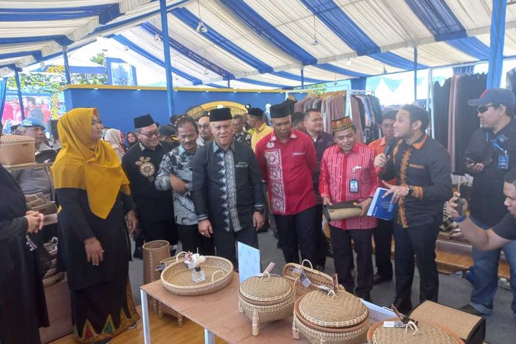 Kantor Perwakilan Bank Indonesia (KPw BI) Provinsi Aceh dan Bank Indonesia Lhokseumawe menggelar kegiatan Festival Meurah Silu - KKAG Tahun 2022 dipusatkan di Lapangan Meusara Alun, Aceh Tengah yang akan dilaksanakan selama dua hari mulai 25-26 Juni 2022.