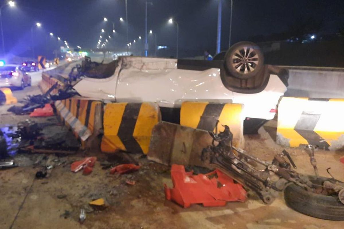 Kecelakaan tunggal Wuling Almaz di jalan tol Krukut, Cinere