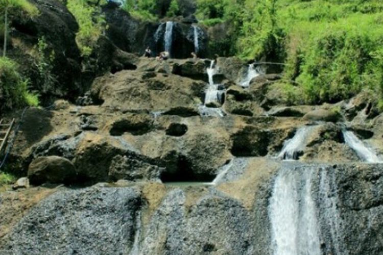 Kedung Kandang, begitu nama sungai sekaligus air terjun yang terletak di Gunung Botak, Nglanggeran, Pathuk, Kabupaten Gunungkidul, DI Yogyakarta