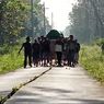 Penjelasan Kades di Jombang soal Video Viral Warga Jalan Kaki 3 Km Tandu Jenazah