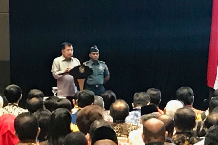 Wakil Presiden Jusuf Kalla saat menghadiri acara Rapat Kerja Pemerintah bersama bupati dan wali kota se-Indonesia di JIEXPO Kemayoran, Jakarta Pusat, Rabu (28/3/2018).