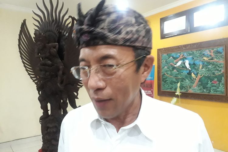Kepala Dinas Kesehatan Bali, I Ketut Suarjaya di Kantor Dinkes Bali, Senin (3/2/2020).