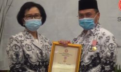 Terus Lakukan Inovasi di Bidang Pendidikan, Gubernur Babel Raih Anugerah Dwija Praja Nugraha 