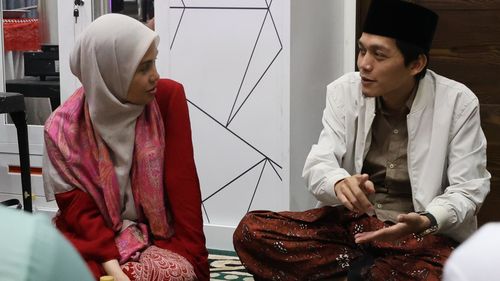 Gus Iqdam Beri "Suwuk Jalur Langit" untuk Atikoh Bantu Ganjar Menang Pilpres 2024