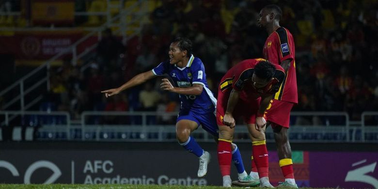 Adam Alis sang penentu kemenangan comeback Persib Bandung dari tuan rumah Selangor FC pada laga lanjutan AFC Champions League Two (ACL 2) 2025-2026, Kamis (6/11/2025) di Stadion MBPJ, Petaling Jaya, Malaysia. 