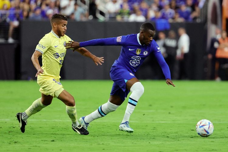 Aksi penyerang Chelsea, Callum Hudson-Odoi, pada laga uji coba kontra Club America, di Stadion Allegiant, Las Vegas, Nevada, AS pada 16 Juli 2022. Hudson-Odoi menjadi salah satu target naturalisasi timnas Ghana jelang Piala Dunia 2022.