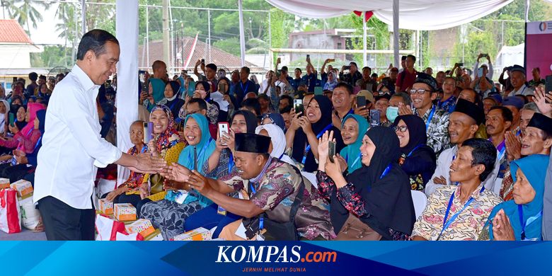 Cek Penyaluran Bansos di Salatiga, Jokowi: Ibu-ibu Sudah Dapat Semua?