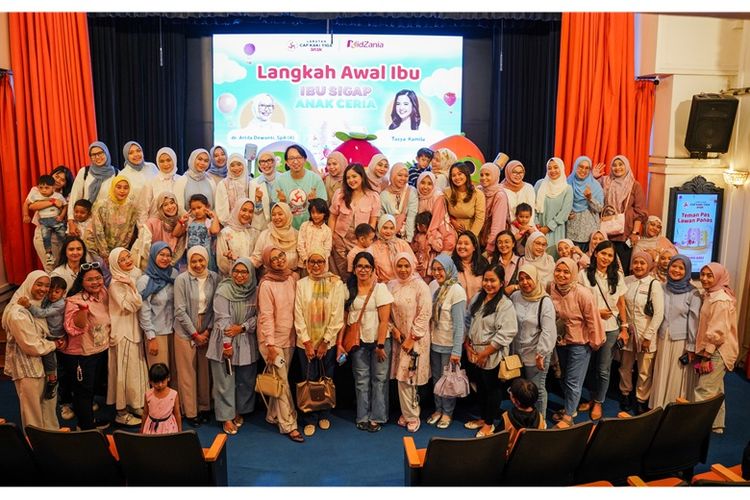 Cap Kaki Tiga Anak meluncurkan kampanye edukatif bertajuk #LangkahAwalIbu di KidZania Jakarta, Senin (8/7/2025) 