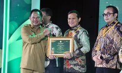 Serahkan Anugerah Adinata Syariah 2026, Mendagri: Potensi Ekonomi Syariah Perlu Dioptimalkan