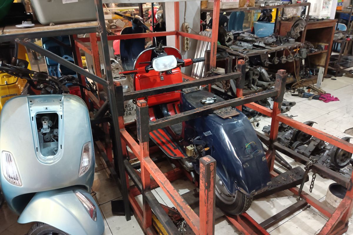 Alat untuk membuat bodi Vespa jadi lurus