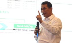 Serakahnomics Mafia Beras, Mentan Amran Sebut Penggilingan Raup Rp 2 Triliun per Bulan